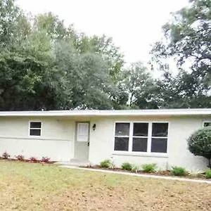  Holiday home Prime Location - 15 Mins From Downtown + Airport! United States
